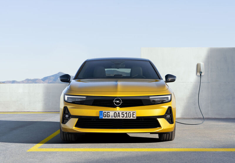 Der kompakte Astra zählt seit mittlerweile fünf Fahrzeuggenerationen zum Markenkern von Opel. (Opel)