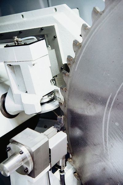 Vollmer zeigt in Halle 6, Stand F46, eine universelle Schärfmaschine. (Roman Pawlowski)