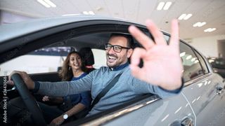 Verkäufer, die ihre Kunden überzeugen statt überreden, schaffen positive Kauferlebnisse. (Bild: © littlewolf1989 - adobe.stock.com)