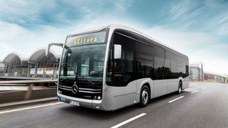 Den Mercedes-Benz E-Citaro soll es ab dem Jahr 2022 auch mit Brennstoffzelle geben. (Daimler)