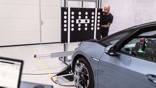 WOW erweitert das Angebot an Werkzeugen für sein FAS/ADAS-Kalibriersystem „ACS cars“.  (Bild: WOW)