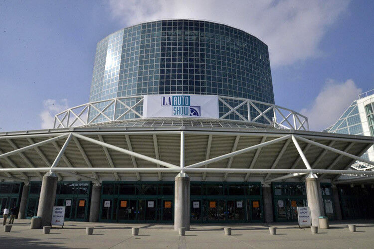 Im LA Convention Center dreht sich bis zum 9. Dezember wieder alles um Autos. (Foto: Newspress)