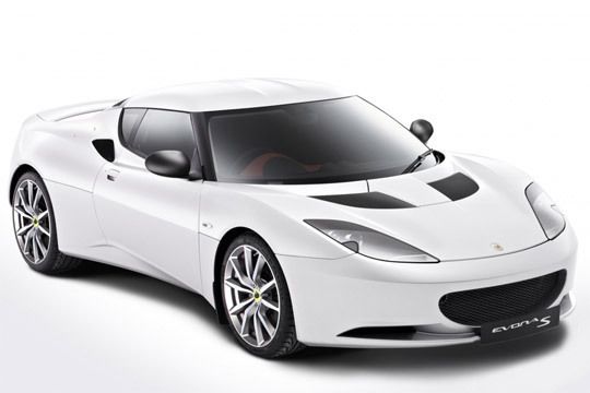 Zwei neue Varianten des Lotus Evora feiern Premiere in Paris. (Archiv: Vogel Business Media)