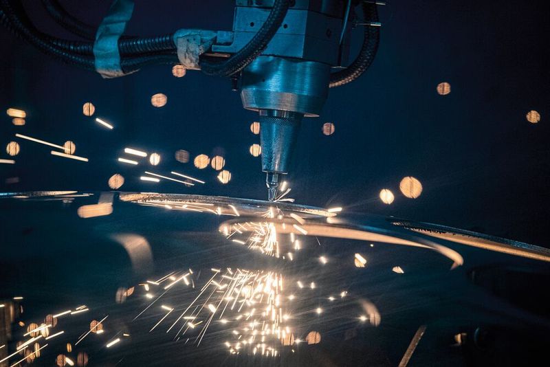 Über 24 Jahre Kompetenz verfügt die Lastech AG im Bereich des 3D-Laserschneiden und –schweissens. In 2020 kommt eine neue Anlage mit Faser-Laser-Technologie.  (Thomas Entzeroth)