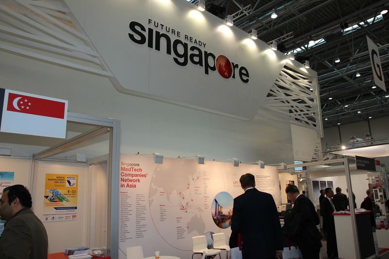 Mit zehn Unternehmen ist Singapur an einem Gemeinschaftsstand zu Gast auf der Compamed. In den Hallen der Medica befindet sich ein weiterer Gemeinschaftsstand mit etwa 20 Ausstellern. (Bild: Finus)