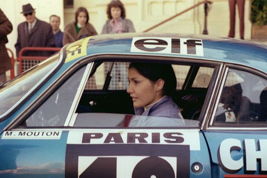 Später sorgte sie auf Audi Quattro für Furore. Zu Beginn ihrer Karriere fuhr auch sie auf Renault Alpine: Michele Mouton. (Foto: Renault)