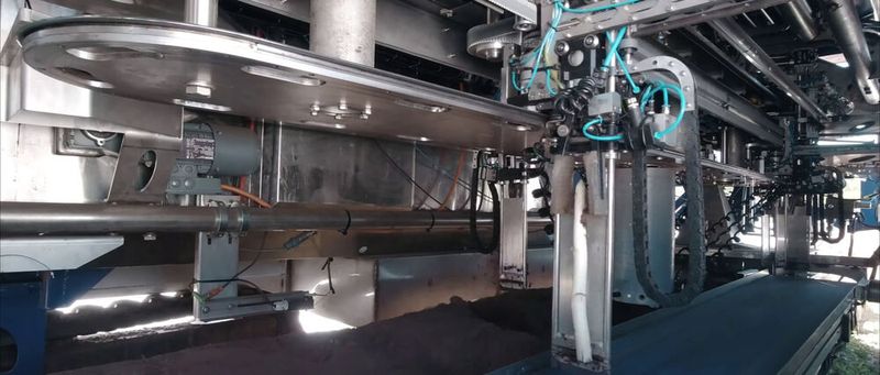 Sechs bis zwölf Erntemodule befinden sich an Bord der Maschine, die Steuerung bringt sie mit Sensordaten an die richtige Stelle. (Bild: Turck)