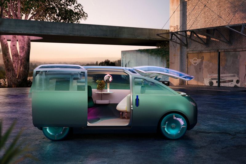 Mit dem Urbanaut stellt Mini eine Vision für die Mobilität von Morgen vor. Mit dem Urbanaut stellt Mini eine Vision für die Mobilität von Morgen vor.