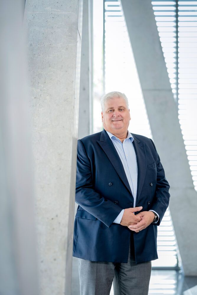 Herr Peter Siebert