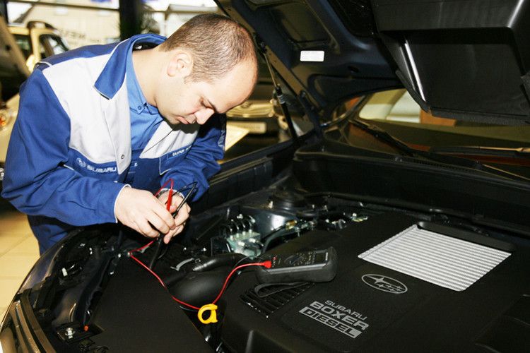 Sieger Tayfun Hosel bei der praktischen Arbeit. (Foto: Subaru)