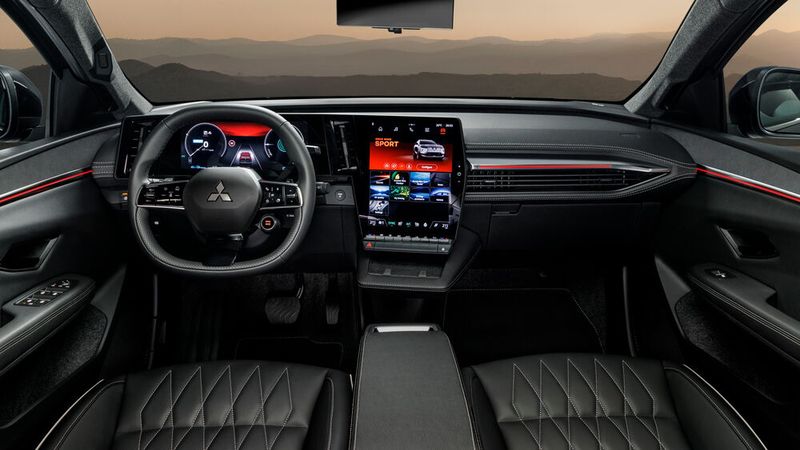 Innen dominiert ein großer Touchscreen mit Google-Software. (Bild: Mitsubishi)