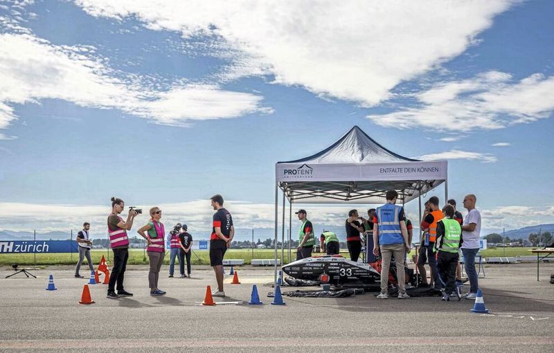 Vier selbst entwickelte Radnabenmotoren sowie ein spezieller Antriebsstrang verleihen dem Fahrzeug eine eindrucksvolle Leistung von 240 kW.  (Bild: Alessandro Della Bella / ETH Zürich)