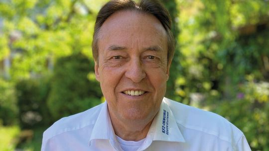 Obermeister Torsten Treiber hofft, dass die Händler bei der Preisgestaltung von gebrauchten E-Autos von den Herstellern nicht im Stich gelassen werden.(Bild:  Kfz-Innung Region Stuttgart)