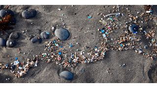 Mikroplastik gehört zu den aktuell meistdiskutierten Umweltproblemen. (Bild: Susanne Fritzsche - stock.adobe.com)
