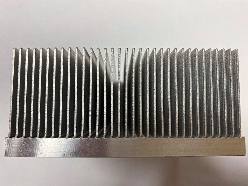 Image 3: Skived heat sinks of the KSK series deliver optimal performance for active cooling and stand out with an excellent price-performance ratio. (Image:© Fischer Elektronik)