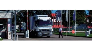 Zu- und Abfahrt am Firmengelände sollten so weit gesichert sein, dass kein Lkw unkontrolliert passieren kann. (TSL)