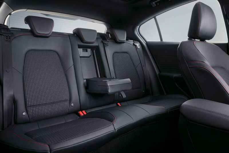 Im Vergleich zum Vorgänger soll der neue Ford Focus mehr Platz im Innenraum bieten. (Ford)