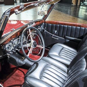 Zurück zum Gewinnermodell: Ledersitze und edle Materialien bestimmen den Innenraum – Mercedes eben. (Bild:  Sportwagen Schöfisch)