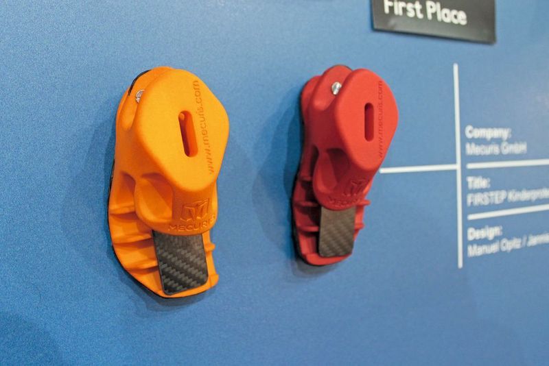 The integrated carbon or fibreglass suspension in Firstep provides the same good energy return achieved in expensive prosthetic feet for adults. This innovation won Mecuris first place in the Purmundus Challenge. (Mesago)