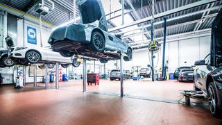 Hessische Kfz-Werkstätten werden zur kritischen Infrastruktur gezählt und sollten sich deshalb durch Vorsorgemaßnahmen auf die befürchtete Omikron-Welle vorbereiten.    (ProMotor Volz)