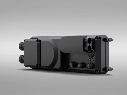 Maschinenbauer können den Servoumrichter IC als Einzelgerät einsetzen oder ihn als Spannungsversorgung nutzen, wenn im Daisy-Chain-Verfahren weitere Servo-Wechselrichter verbunden werden.(Bild:  AMKmotion GmbH + Co KG)