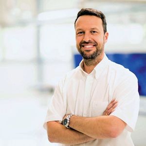 Michael Zetzsche, Senior Manager Control Development Edge Processing in der Business Unit Edge bei der Homag Group: „Wir können virtuelle Inbetriebnahmen durchspielen, ohne Einschränkungen zwischen der realen Welt und dem virtuellen Prozess zu spüren.“