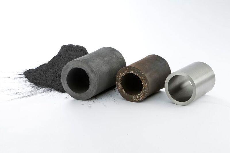 Das neue Material Nikrodur der Deutschen Edelstahlwerke ist ein pulvermetallurgischer Werkstoff, der zum Fertigteil gepresst und gesintert wird. (Deutsche Edelstahlwerke)