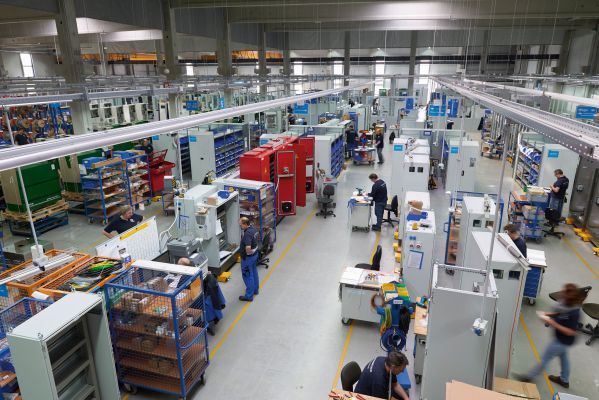 Effizienter Workflow, Synergien nutzen und Kosten senken: Schaltschränke, Gehäuse, Stromverteilungssysteme und Klimatisierungskomponenten von Rittal. (Bild: Rittal)