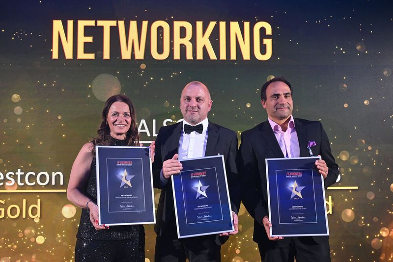 In der Kategorie „Networking“ ausgezeichnet wurden diesmal: Alexandra Breuer für Westcon (Gold), Alexander Bruchhage, Also (Platin) und Manuel Lumpp, Jacob (Gold). (Bild: Hannes Magerstädt)