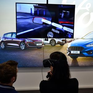 Mithilfe der neuen virtuellen Techniken ist es möglich, die Fahrzeuge individuell zu konfigurieren. (Bild:  Mauritz/»kfz-betrieb«)