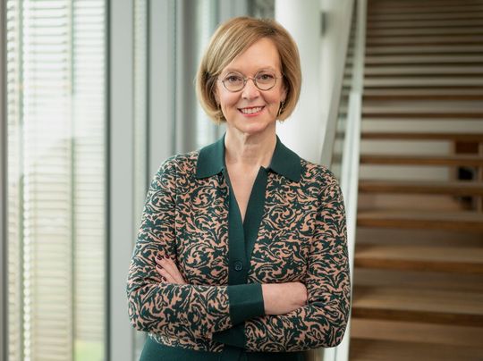 Ilse Henne ist CTO bei Thyssenkrupp Materials Services. Sie rät angesichts der Herausforderung, denen sich die Logistikbranche heute stellen muss dazu, etwa auf Digitalisierung, Transparenz und End-to-End-Datenkollaboration zu setzen.(Bild:  Thyssenkrupp Materials Services)