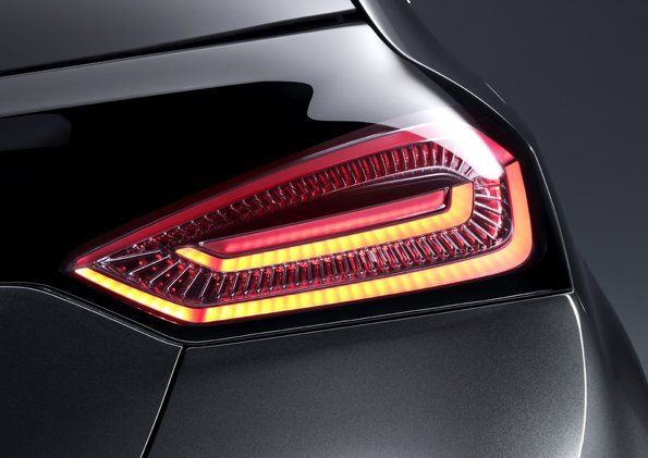 ... und die dynamisch gezeichneten Heckleuchten prägen das Erscheinungsbild des Audi-Newcomers. (Archiv: Vogel Business Media)