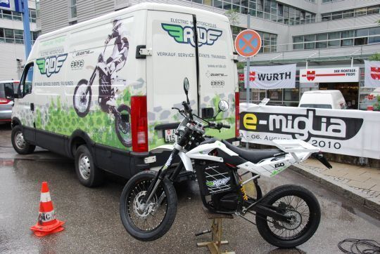 Auch Zweiräder können an der E-Miglia teilnehmen – hier eine Maschine vom Typ Quantya. (Archiv: Vogel Business Media)