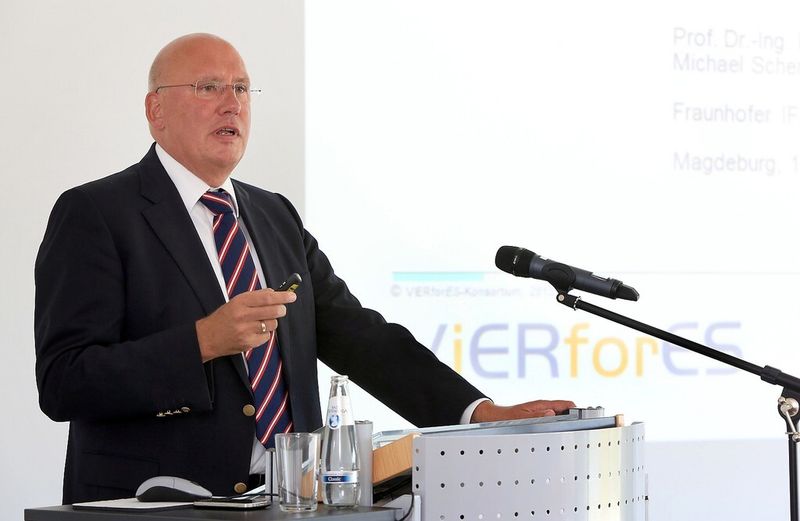Professor Michael Schenk auf der Abschlussveranstaltung des Projekts ViERforES II. 