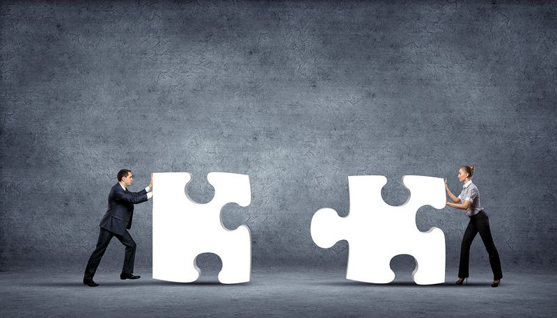Hersteller müssen in China nicht alle Servicemodule selbst anbieten und sollten über ein Outsourcing von Teilleistungen nachdenken. (Bild: Sergey Nivens - Fotolia.com)