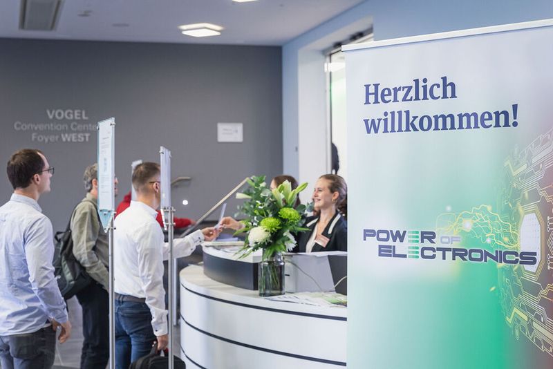 Unter dem Motto „Power of Electronics” versammelten wir am 18. und 19. Oktober 2022 sechs Elektronikkonferenzen in Würzburg: Entwicklerforum Leistungselektronik, DC/DC-Wandler-Tag, Schaltnetzteiletag, Batteriepraxis Forum, Praxisforum Elektrische Antriebstechnik und Cooling Days. Auch 2023 findet Power of Electronic statt. Merken Sie sich bereits jetzt den Termin vor: 17. bis 18. Oktober 2023.  (Bild: Stefan Bausewein )