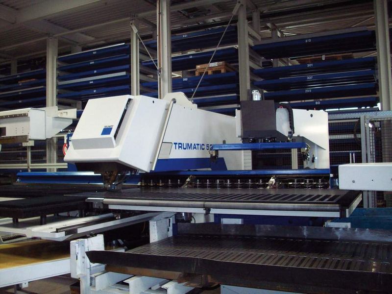 Das Blechlager von Stopa stammt aus dem Jahr 1995, hat eine Bauhöhe von 5,4 m, 431 Lagerplätze und eine Nutzlast von 1293 t. Es hatte sich bewährt und sollte jetzt in den Prozess mit der neuen Amada-Anlage einbezogen werden. (Archiv: Vogel Business Media)