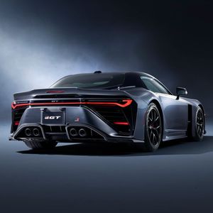 The drive is powered by a V8 hybrid.(Image: Toyota)