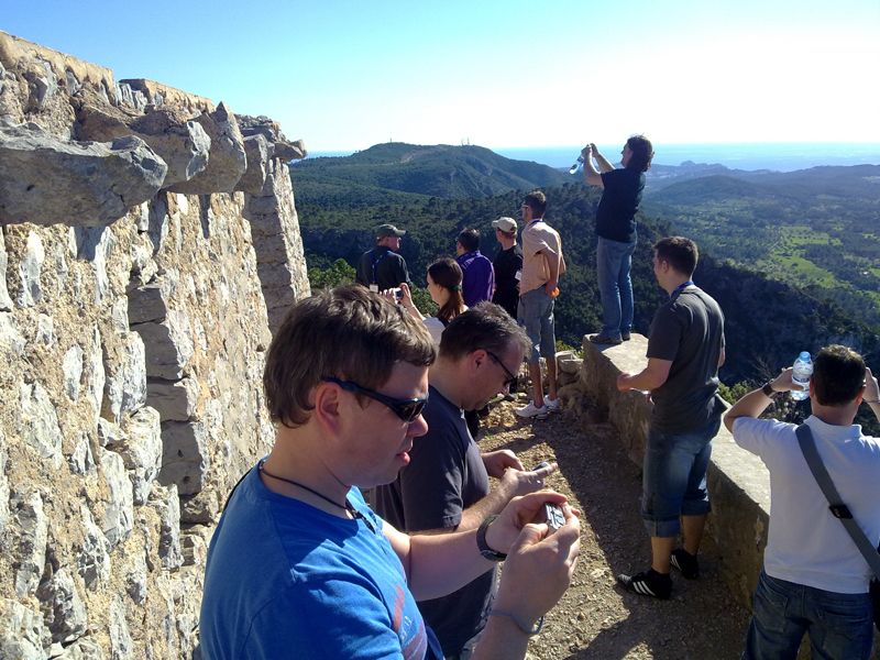 Foto-Stopp bei der Wanderung auf Palma (Archiv: Vogel Business Media)