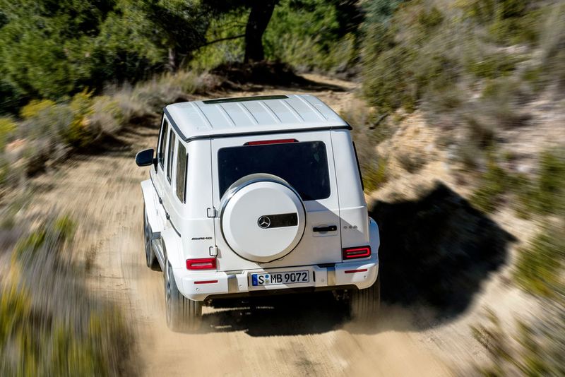 Bis zu 24 Zentimeter Bodenfreiheit bietet der Mercedes-AMG G 63. (Bild: Mercedes)