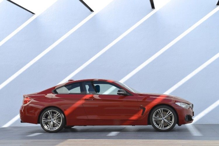 Wer es dagegen sportlich mag, kann zwischen dem 225 kW/306 PS starken 435i... (Foto: BMW)