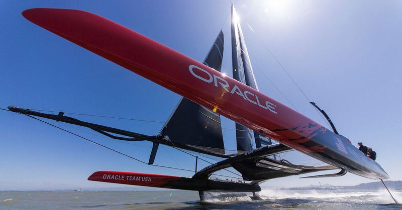Segelst du noch oder fliegst du schon: Die AC72 des Teams Oracle(Bild:  Oracle Team USA / Guilain Greiner)