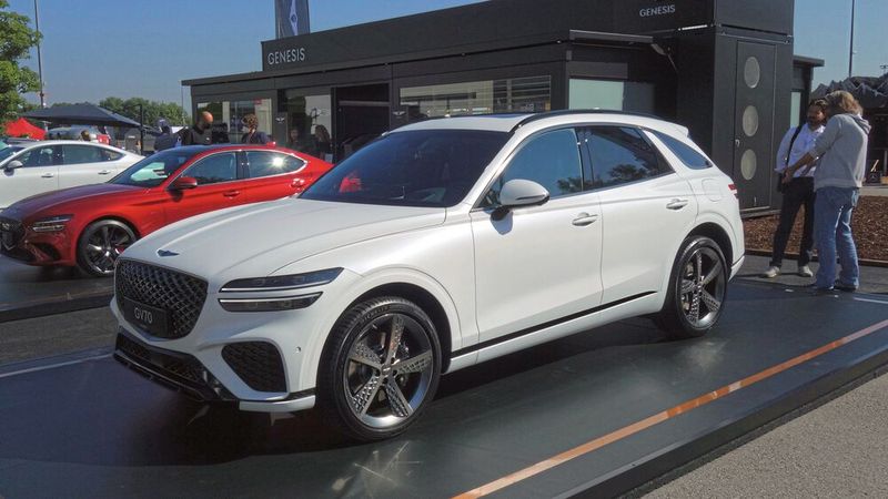 Für das SUV GV70 sind mindestens 45.920 Euro fällig. (Bild: Wehner)