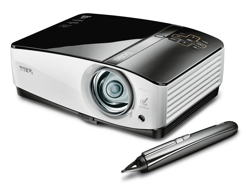 Der Projektor Benq MP780ST bietet Pointdraw-Funktionalität, die zum Beispiel die Zusammenarbeit mit einem interaktiven Whiteboard ohne Kalibrieren ermöglicht. (Archiv: Vogel Business Media)