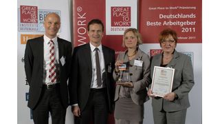 Freuen sich über die Auszeichnung für elobau (von links): Klaus Schlicht, Michael Hetzer, Bettina Baron, Beate Hernandez (Archiv: Vogel Business Media)