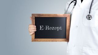 Die nächste Roll-Out-Stufe wird gestartet, wenn in den beiden Pilotregionen drei Erfolgskriterien erfüllt sind. Eines davon: 25 Prozent aller Medikamentenverordnungen müssen als eRezepte ausgestellt werden (© MQ-Illustrations – stock.adobe.com)