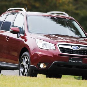 Der Subaru Forester ist in den Abmessungen leicht gewachsen und präsentiert sich im überarbeiteten Design.