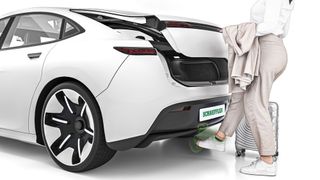 Ermöglicht Öffnen und Schließen von Schiebetüren und Kofferraum, auch wenn keine Hand frei ist: Der Hands Free Access Sensor von Schaeffler wird durch eine Fußbewegung aktiviert. (Bild: Schaeffler)