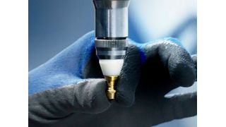 Trumpf bietet mit einer neuen Kombination aus Strahlformungstechnologie, neuer Faserlasergeneration und einer neuen Schneiddüse die Chance, beim Laserschneiden von Hotforming-Teilen effizienter zu werden. Kernstück ist die neue Schneiddüse X-Blast 2.0 hier. (Bild: Trumpf)
