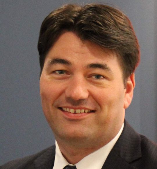 Stephan Greiner: ist Vice President EMEA bei Cree, einem  amerikanischen Hersteller von LED-Chips, LED- und Halbleiter-Komponenten sowie LED-Beleuchtungslösungen(Cree)